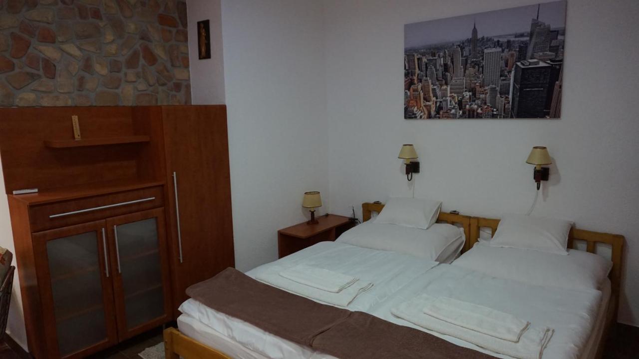 Chloe Apartman Szigetvár Zewnętrze zdjęcie
